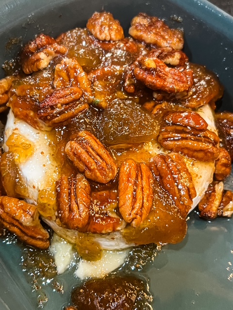 Brie with Figs and Pecans